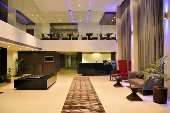 Imagen del bar/restaurante del Hotel Clarks Collection Bhavnagar. Foto 17