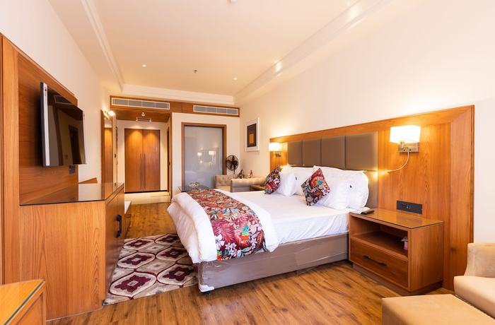 Imagen de los interiores del Hotel Clarks Inn Express Ludhiana. Foto 9