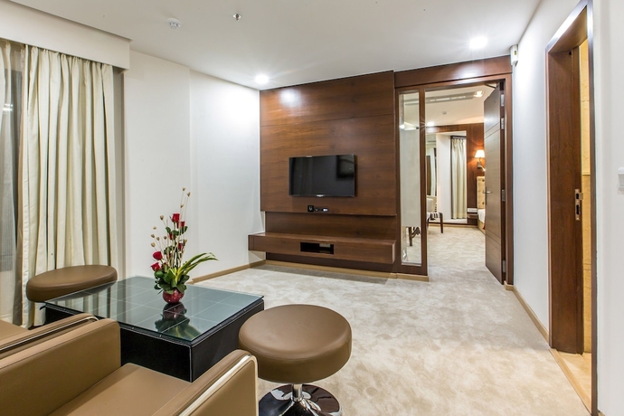 Imagen de la habitación del Hotel Clarks Inn Suite Gwalior. Foto 9