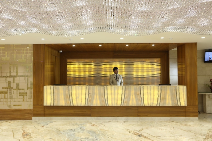 Imagen de los interiores del Hotel Clarks Inn Suite Gwalior. Foto 17