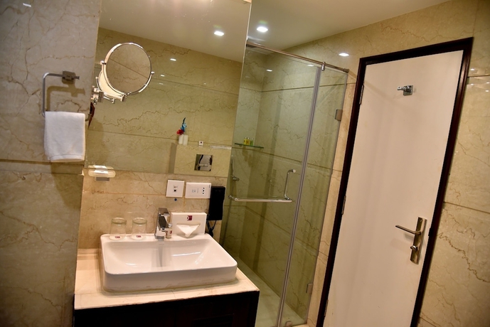 Imagen de la habitación del Hotel Clarks Inn Suite Gwalior. Foto 14
