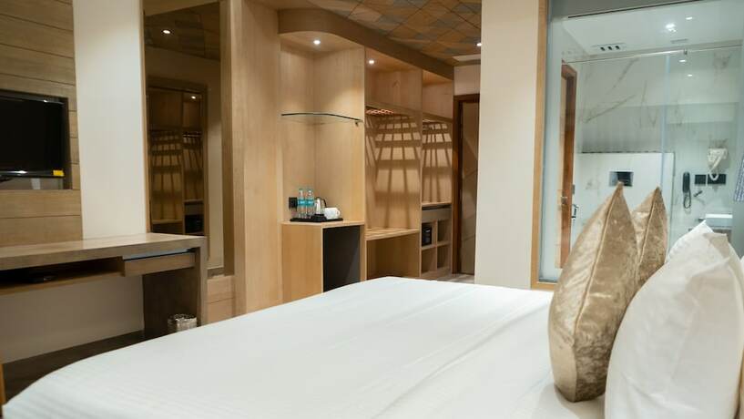 Imagen de la habitación del Hotel Clarks Inn Suites Kangra. Foto 15