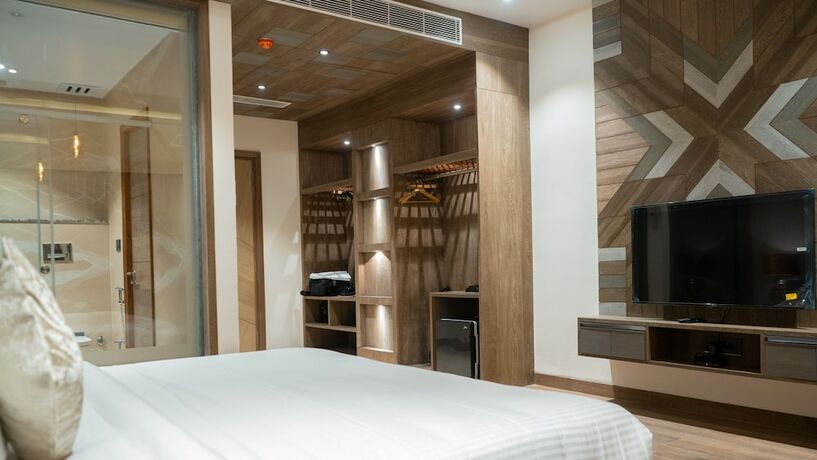 Imagen de la habitación del Hotel Clarks Inn Suites Kangra. Foto 20