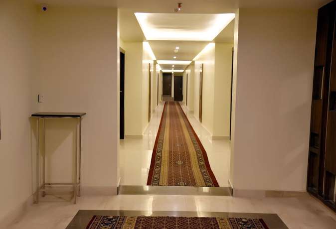 Imagen de los interiores del Hotel Clarks Inn Suites Katra. Foto 12
