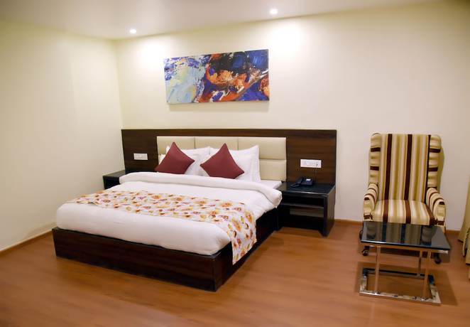 Imagen de la habitación del Hotel Clarks Inn Suites Katra. Foto 7