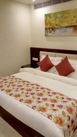 Imagen de la habitación del Hotel Clarks Inn Suites Katra. Foto 8