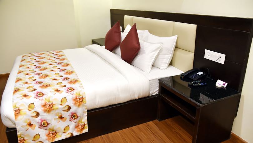 Imagen de la habitación del Hotel Clarks Inn Suites Katra. Foto 9