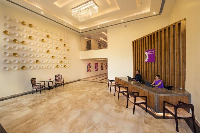 Imagen de los interiores del Hotel Clarks Inn Suites Katra. Foto 20