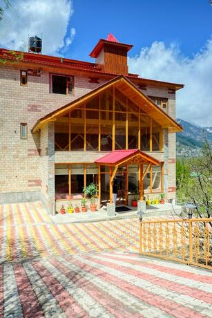 Imagen general del Hotel Clarks Inn Suites Manali. Foto 10