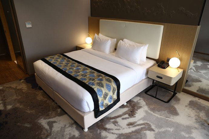 Imagen de la habitación del Hotel Clarks Inn suites Raipur. Foto 5