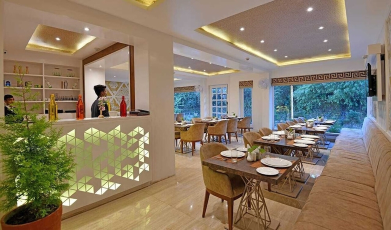 Imagen del bar/restaurante del Hotel Clarks Residences Bhowali. Foto 4