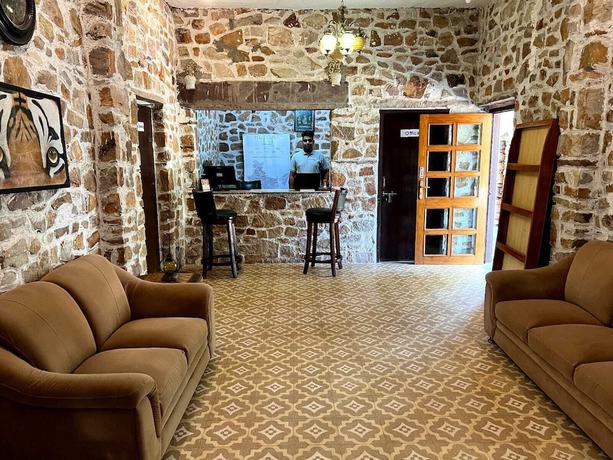 Imagen de los interiores del Hotel ClarksInn Suites Ranthambore. Foto 19