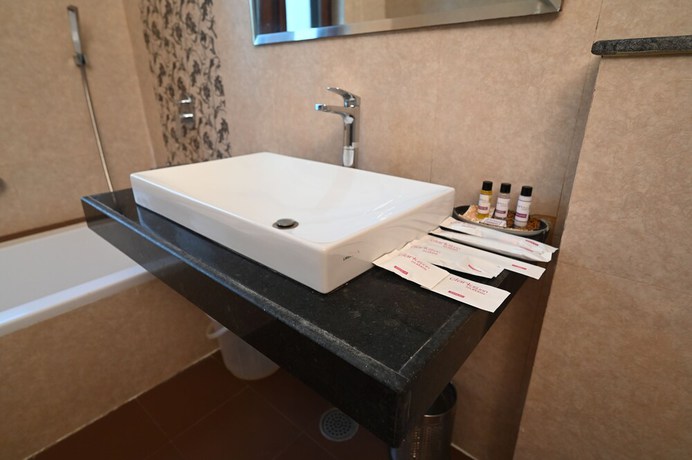 Imagen de la habitación del Hotel ClarksInn Suites Ranthambore. Foto 15