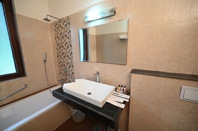 Imagen de la habitación del Hotel ClarksInn Suites Ranthambore. Foto 16