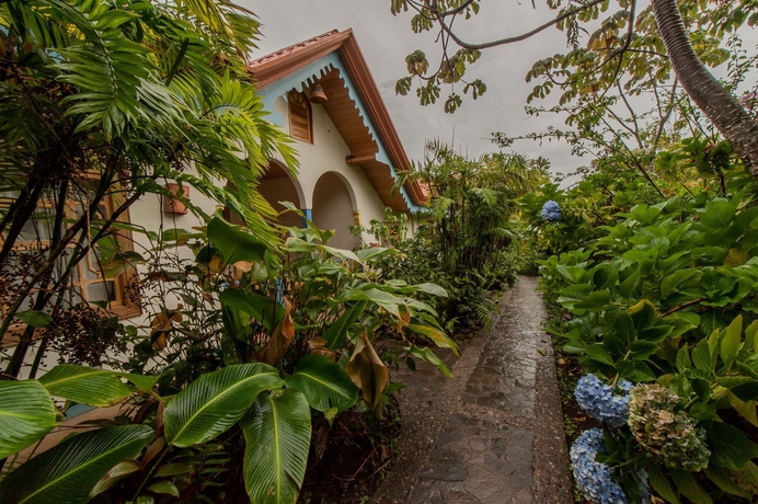 Imagen de los exteriores del Hotel Claro De Luna. Foto 13