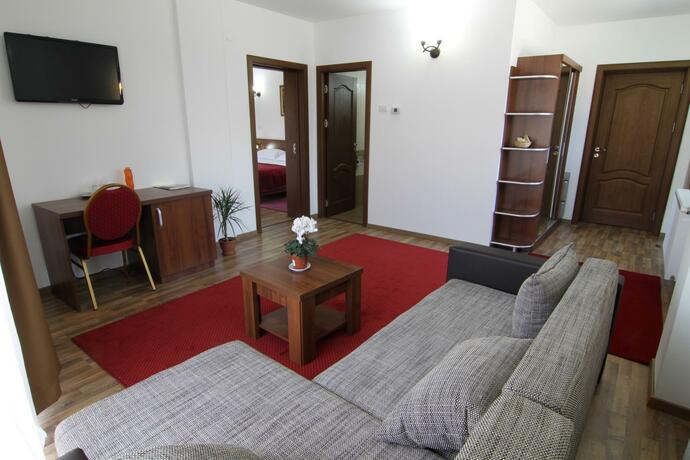 Imagen general del Hotel Class, Brezoi. Foto 9