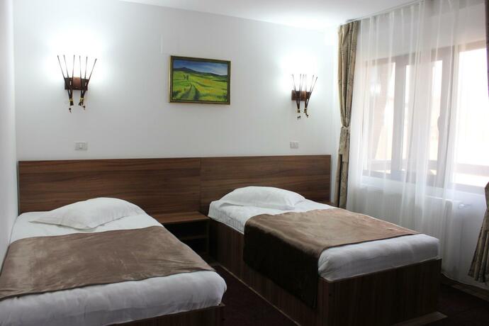 Imagen general del Hotel Class, Brezoi. Foto 36