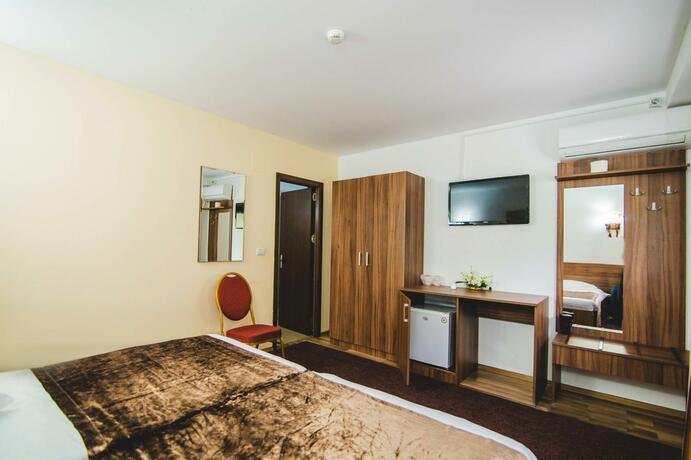 Imagen general del Hotel Class, Brezoi. Foto 41