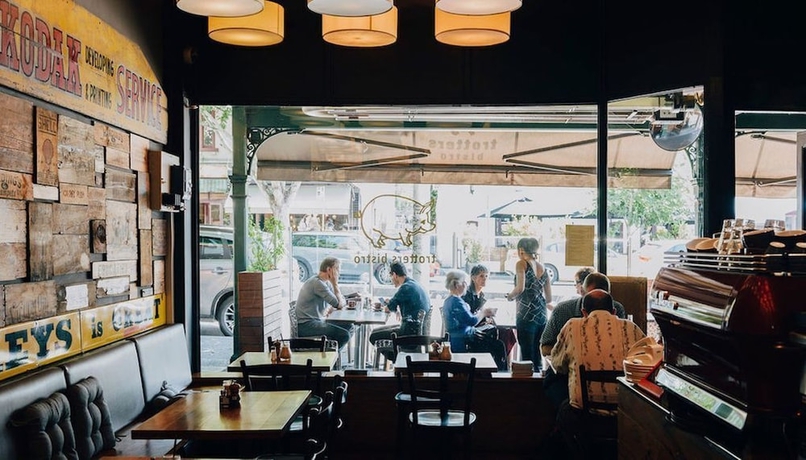 Imagen del bar/restaurante del Hotel Class, Style and Location In Carlton. Foto 5