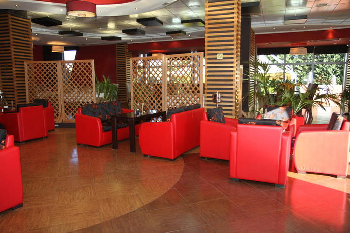 Imagen del bar/restaurante del Hotel Class, Vorë. Foto 2