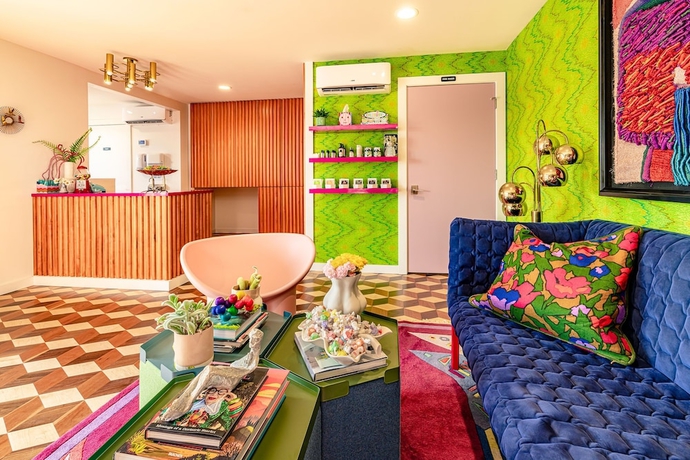 Imagen de los interiores del Hotel Classen Inn. Foto 15