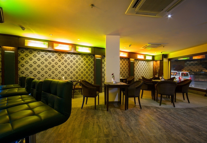 Imagen del bar/restaurante del Hotel Classic Diplomat. Foto 3