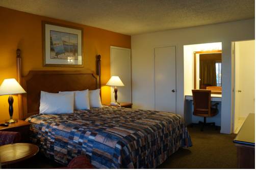 Imagen de la habitación del Hotel Classic Inn Red Bluff. Foto 3