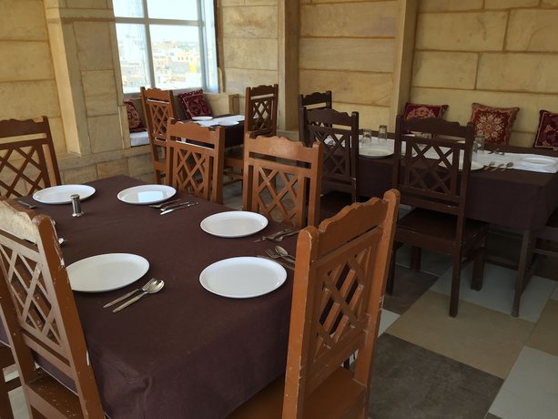 Imagen del bar/restaurante del Hotel Classic Jaisalmer. Foto 2