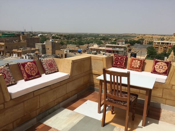 Imagen de la piscina del Hotel Classic Jaisalmer. Foto 19