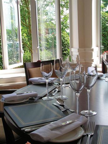 Imagen del bar/restaurante del Hotel Classic Lodges - The Hickstead. Foto 3