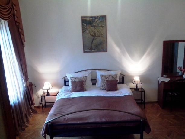 Imagen de la habitación del Hotel Classic, Tbilisi. Foto 3