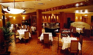 Imagen del bar/restaurante del Hotel Classic, Tirana. Foto 3