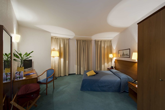 Imagen de la habitación del Hotel Classic Tulipano. Foto 6