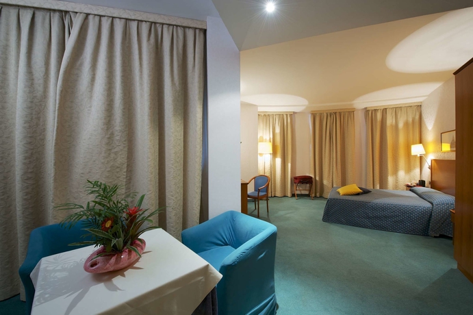 Imagen de la habitación del Hotel Classic Tulipano. Foto 12