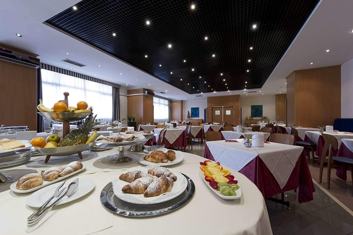 Imagen del bar/restaurante del Hotel Classic Tulipano. Foto 3