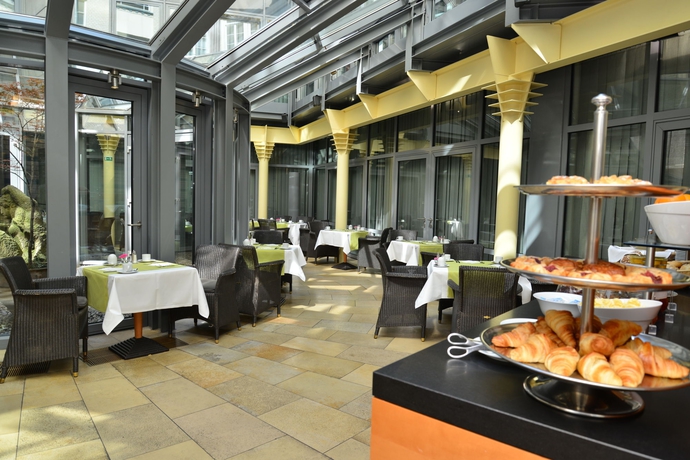 Imagen del bar/restaurante del Hotel Classik Alexander Plaza. Foto 2