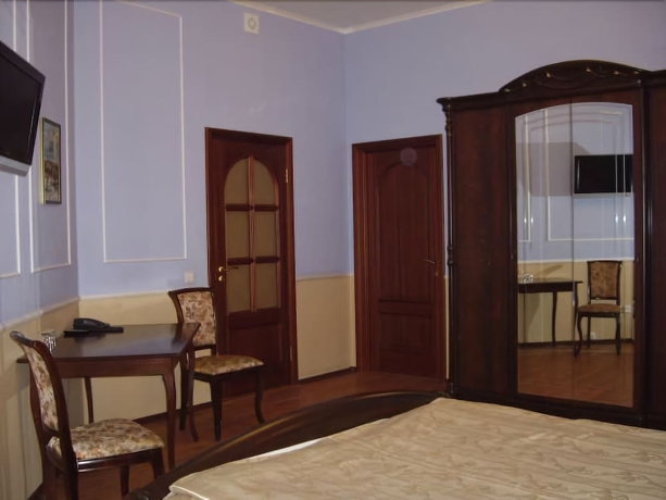 Imagen de la habitación del Hotel Classik. Foto 17