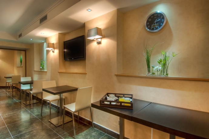 Imagen del bar/restaurante del Hotel Claude Bernard Saint Germain. Foto 4