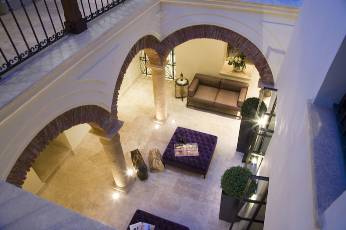 Imagen de los interiores del Hotel Claude Marbella. Foto 17