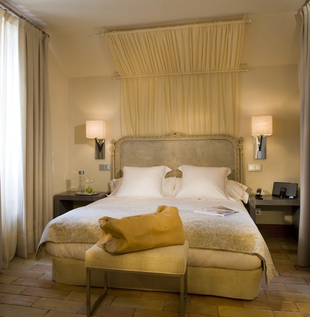 Imagen de la habitación del Hotel Claude Marbella. Foto 9