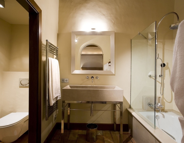 Imagen de la habitación del Hotel Claude Marbella. Foto 16