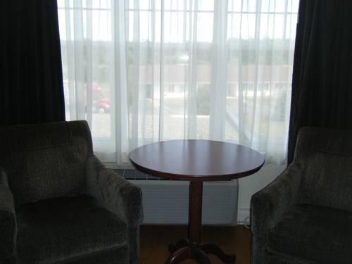 Imagen general del Hotel Claymore Inn And Suites. Foto 1