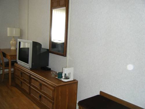 Imagen de la habitación del Hotel Claymore Inn And Suites. Foto 16