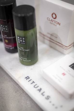 Imagen de la habitación del Hotel Clayton Charlemont. Foto 8