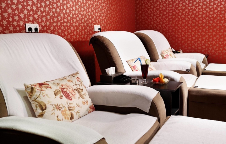 Imagen de la piscina del Hotel Clayton. Foto 16