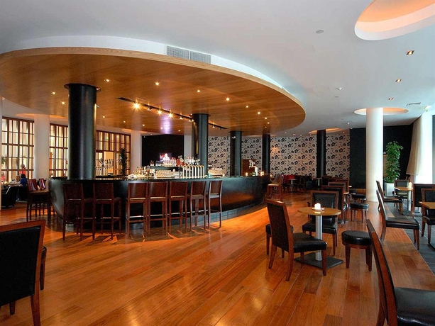 Imagen del bar/restaurante del Hotel Clayton Whites. Foto 2
