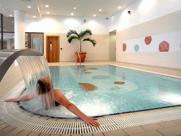 Imagen de la piscina del Hotel Clayton Whites. Foto 14