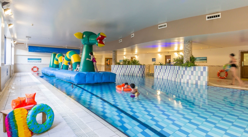 Imagen de la piscina del Hotel Clayton and Leisure Club Sligo. Foto 14
