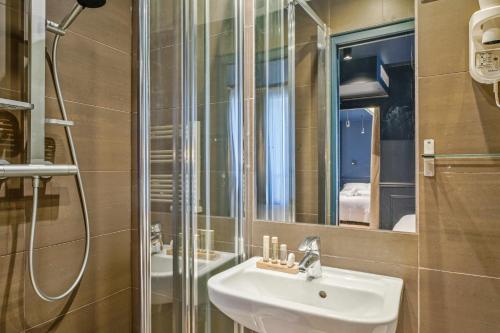 Imagen de la habitación del Hotel Cl&eacute;mence. Foto 5