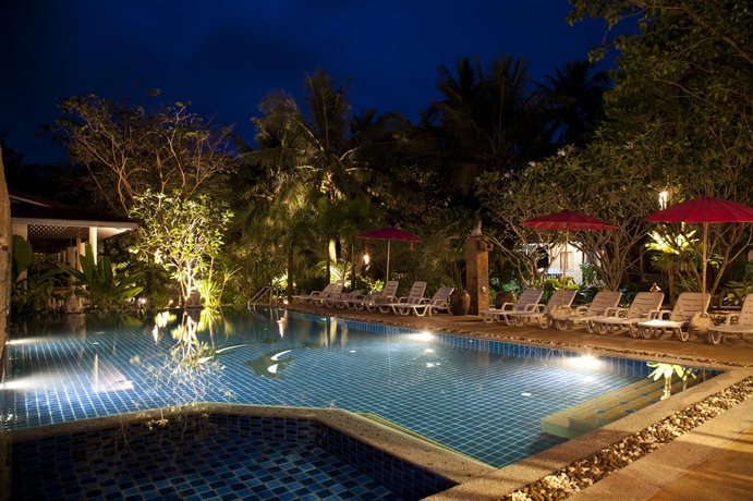 Imagen de la piscina del Hotel Clean Beach Resort. Foto 5